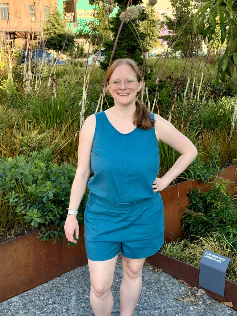 Me modeling the set again, this time with one hand on my hip and one loose by my side